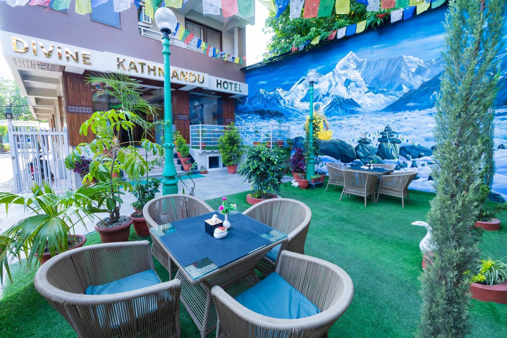 Divine Kathmandu Hotel Exterior foto